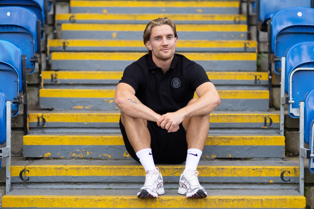 Ryan Glover signs for Stockport County