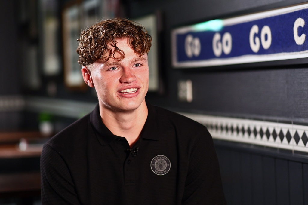 Ollie Whatmuff signs on loan for Stockport County from Manchester City
