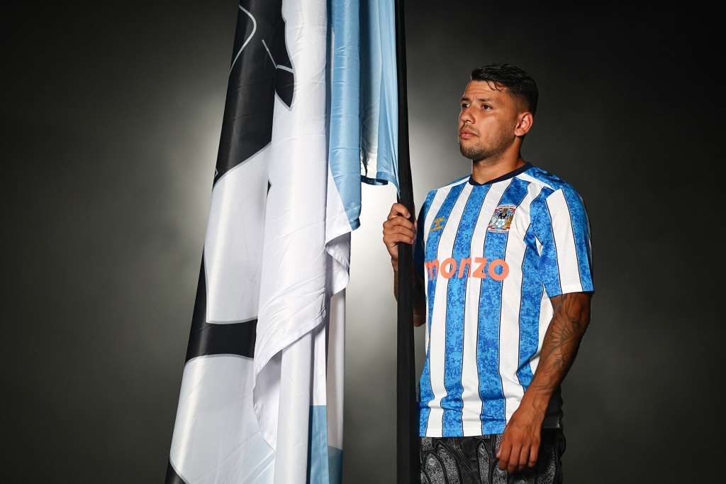 Coventry City player signing photographer